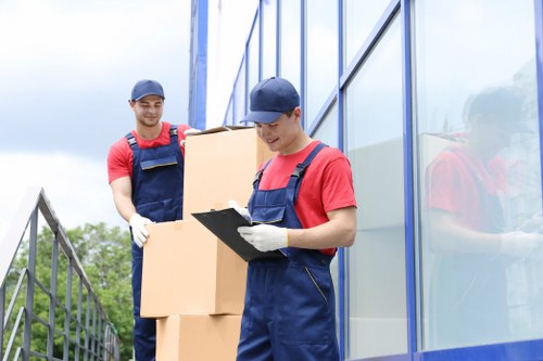 Local removal van service for flats and homes in Claphamcommon