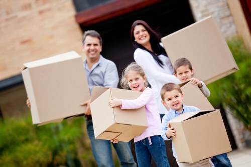 Professional van transport support in Clapham Common
